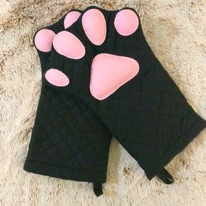Cat paw Oven Mitts #murdermittens